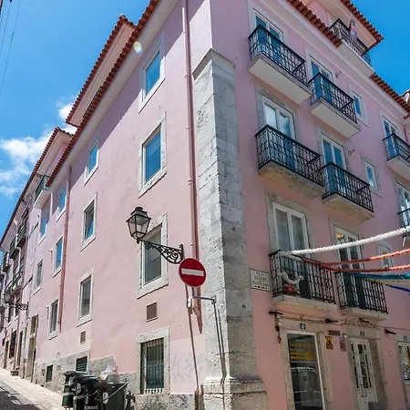 Portas Do Bairro * Lisboa