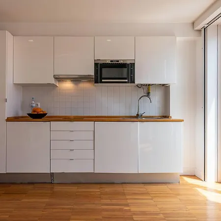 Portas Do Bairro ליסבון